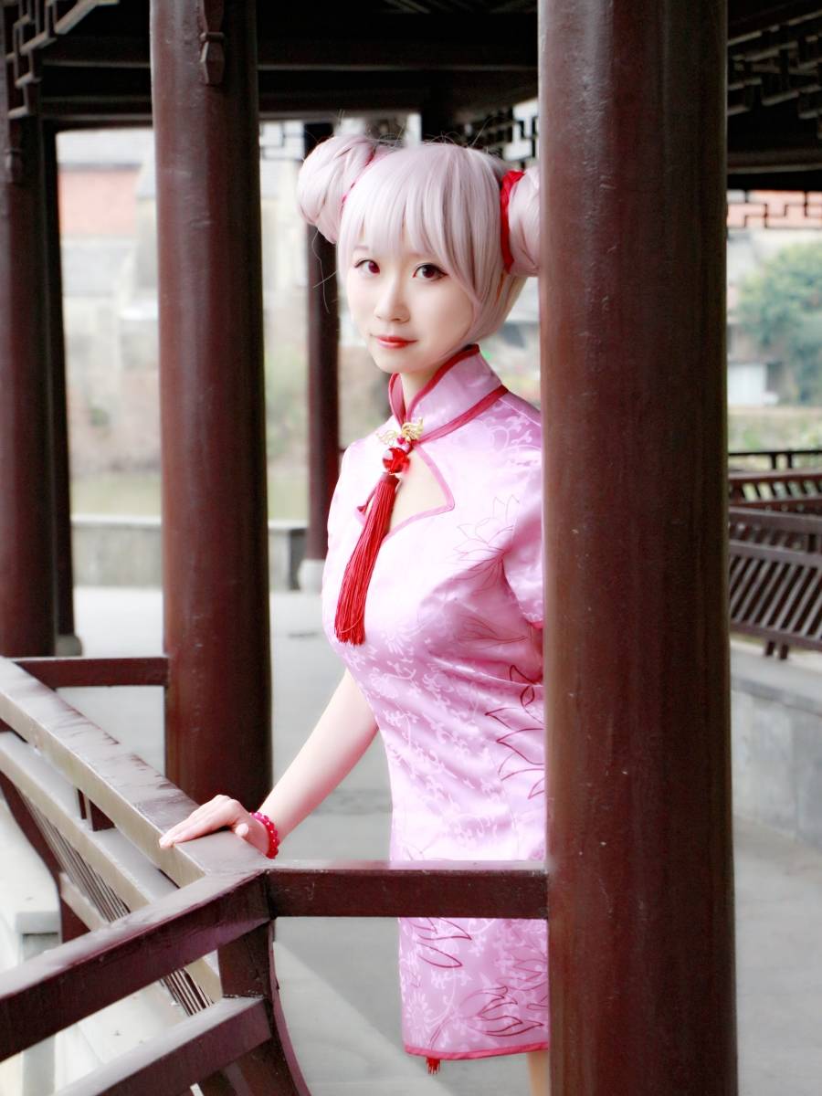 Cosplay福利/王者荣耀小乔同人旗袍白丝cos图片