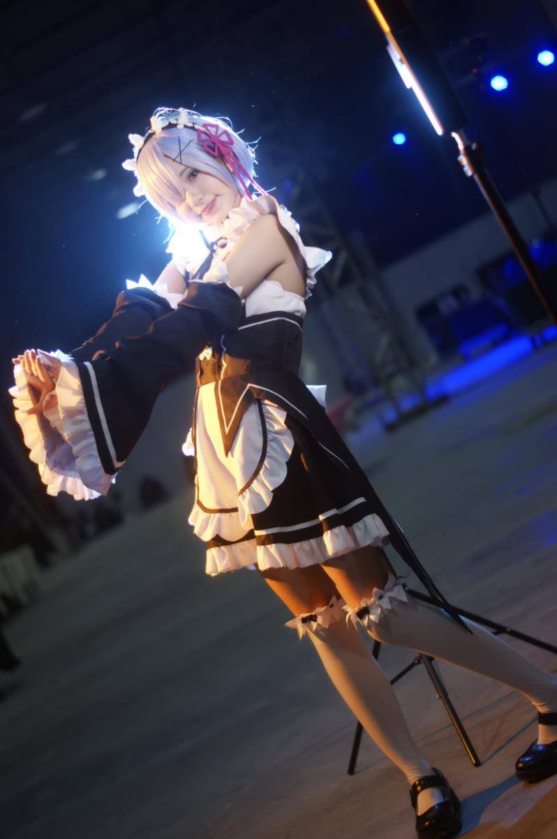 Cosplay福利/二次元美女萝莉cosplay蕾姆白丝女仆图片