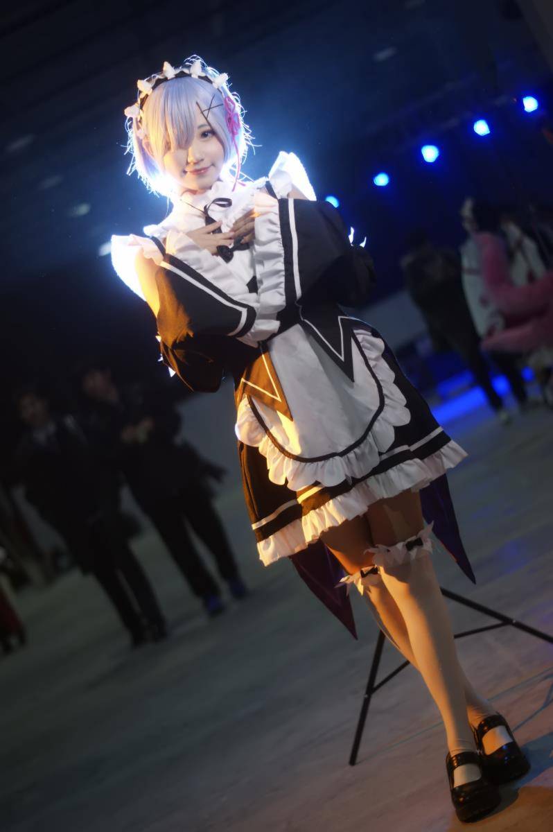 Cosplay福利/二次元美女萝莉cosplay蕾姆白丝女仆图片