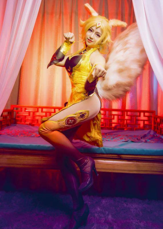 Cosplay福利/性感巨乳美女王者荣耀妲己cos美女图片