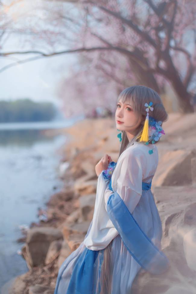 Cosplay福利/气质美女VOCALOID洛天依清丽柔婉cosplay唯美图片