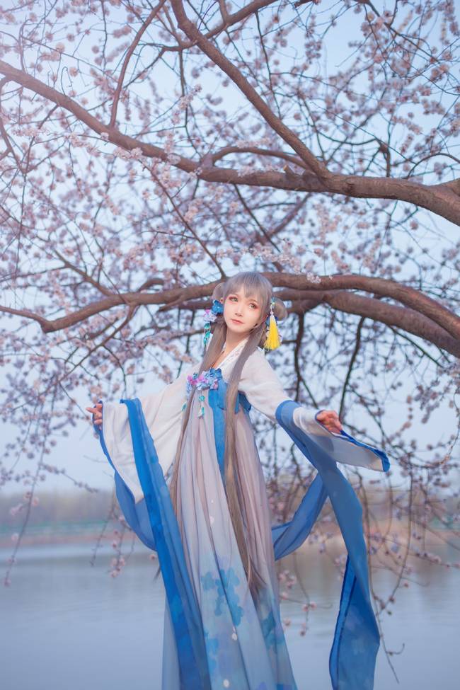 Cosplay福利/气质美女VOCALOID洛天依清丽柔婉cosplay唯美图片