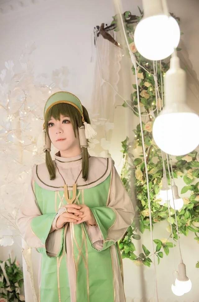 Cosplay福利/深渊传说导师伊昂白丝美女cosplay图片
