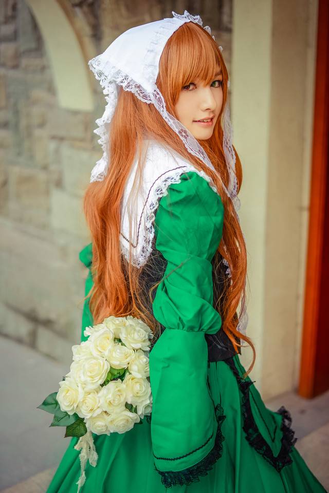 Cosplay福利/蔷薇花下的少女女仆装Cos唯美图片