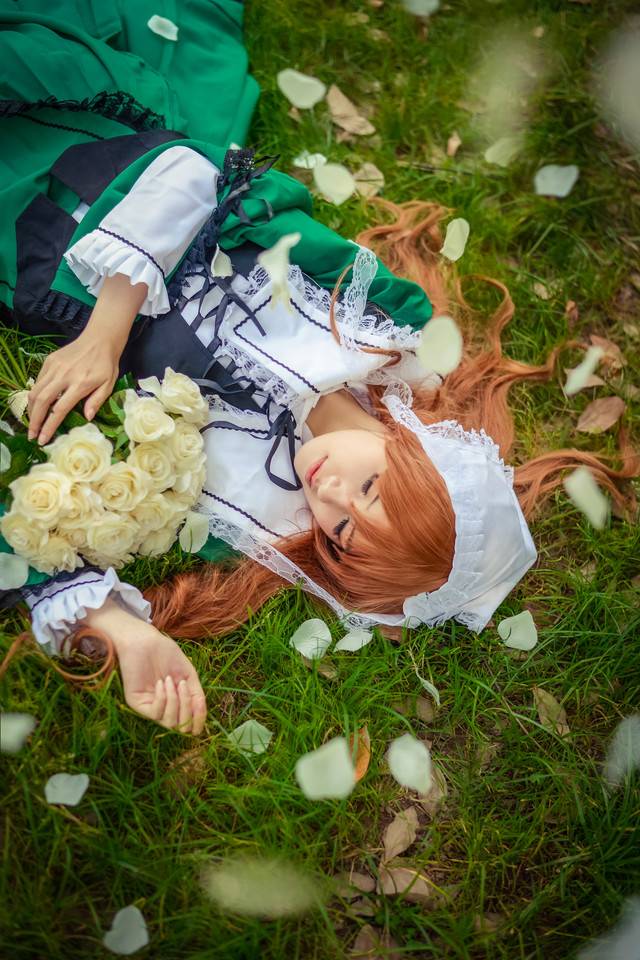 Cosplay福利/蔷薇花下的少女女仆装Cos唯美图片