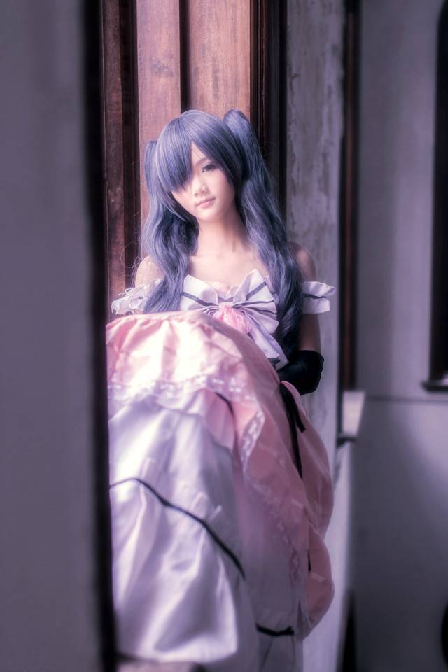 Cosplay福利/粉嫩皙白萝莉cosplay动漫美少女写真