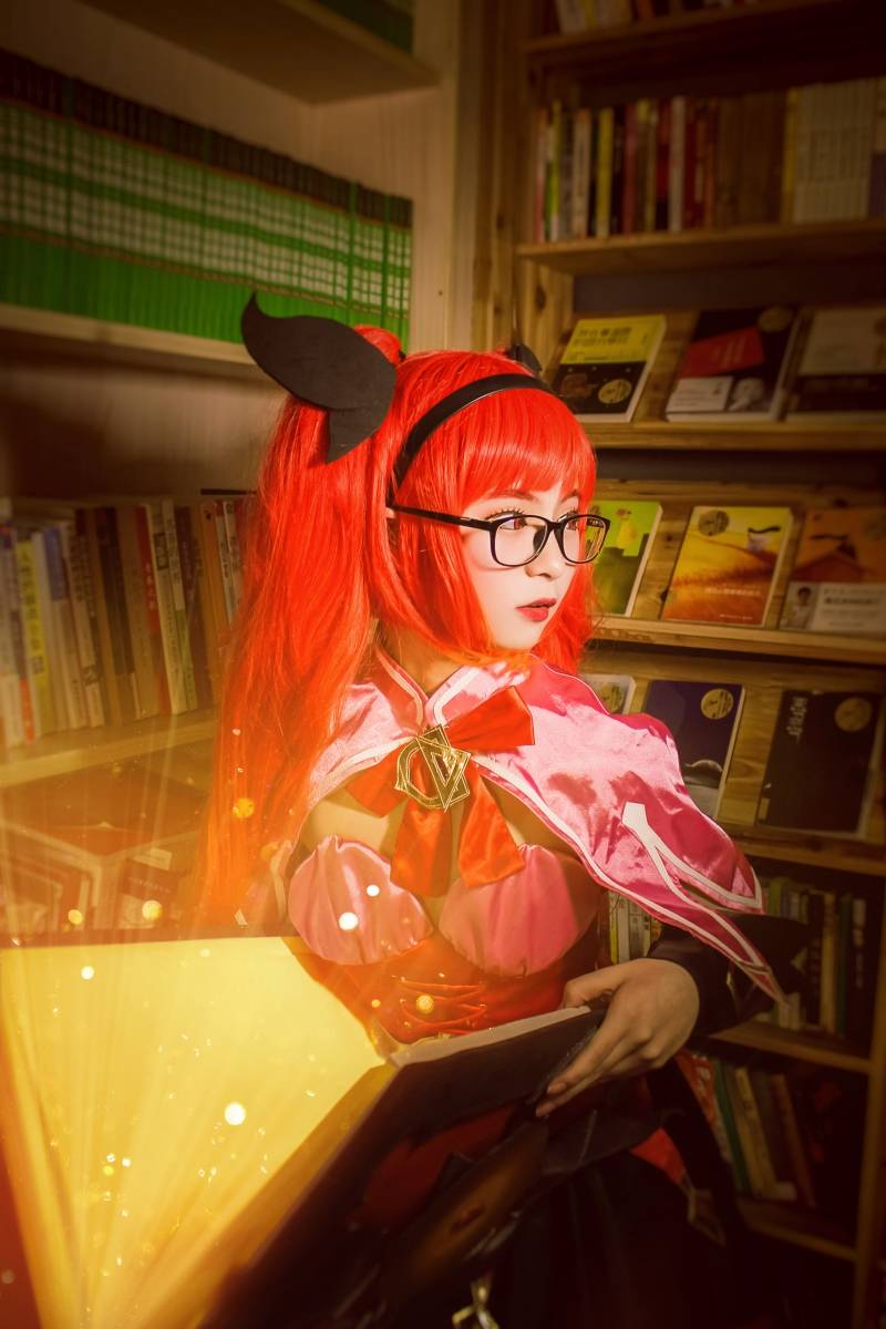 Cosplay福利/眼镜娘王者荣耀安琪拉cosplay美女图片