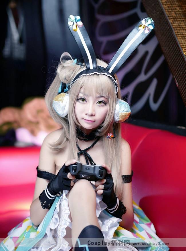 Cosplay福利/《lovelive！》南小鸟电玩觉醒Cos美女图片赏析