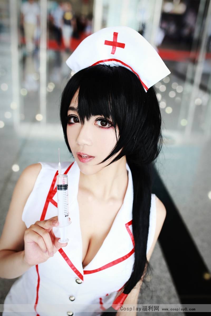 Cosplay福利/巨乳美女啾小妍lol实习护士阿卡丽cosplay场照