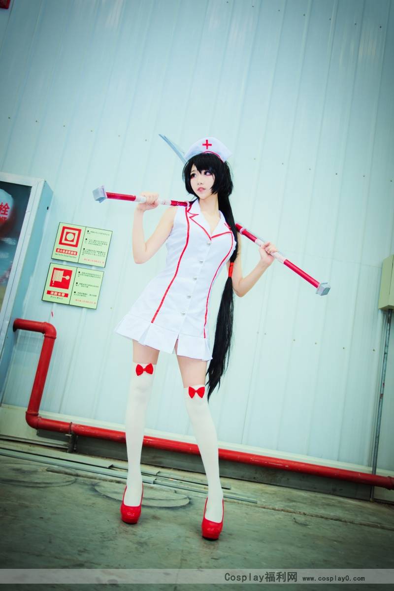 Cosplay福利/巨乳美女啾小妍lol实习护士阿卡丽cosplay场照