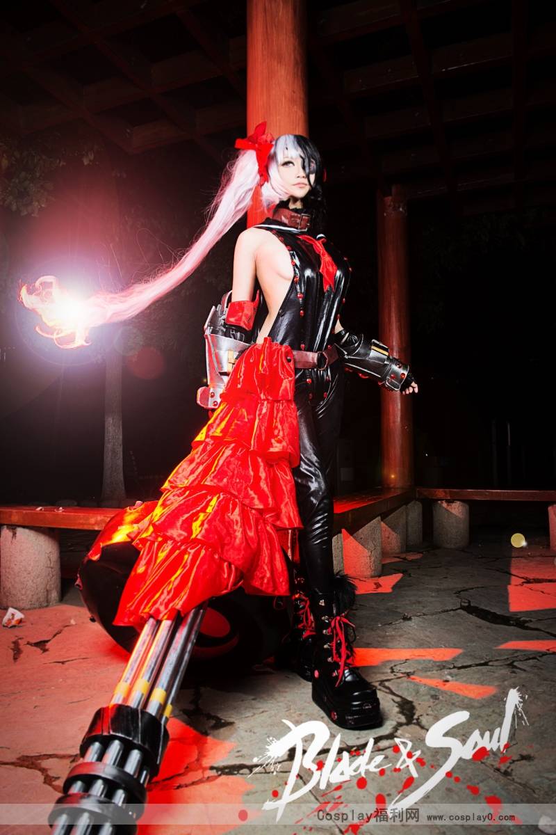 Cosplay福利/啾小妍SAMA腾讯网游剑灵性感火炮兰cosplay美图