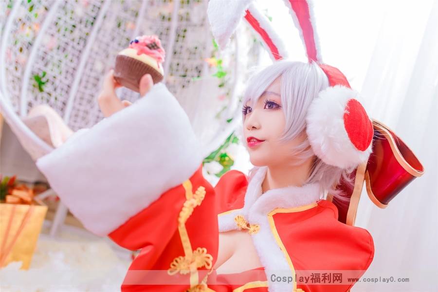 Cosplay福利/软妹啾小妍SAMA英雄联盟圣诞节锐雯cosplay美图