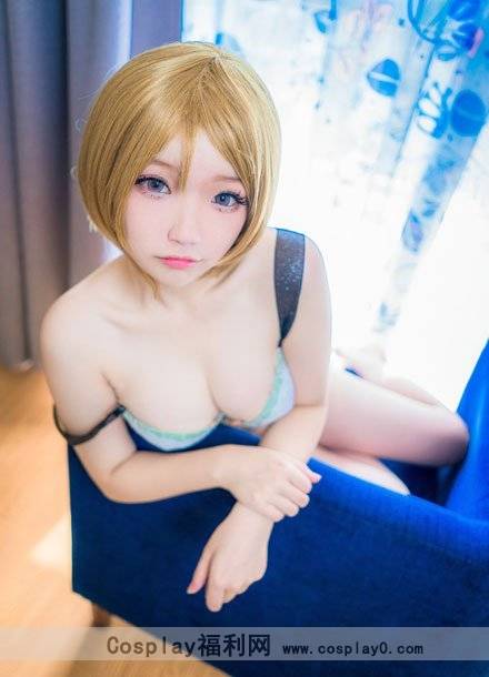 Cosplay福利/丰满巨乳萝莉小泉花阳无圣光cos内衣福利