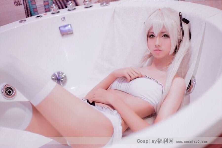 Cosplay福利/绝对领域缘之空春日野穹比基尼白丝美腿cosplay番号