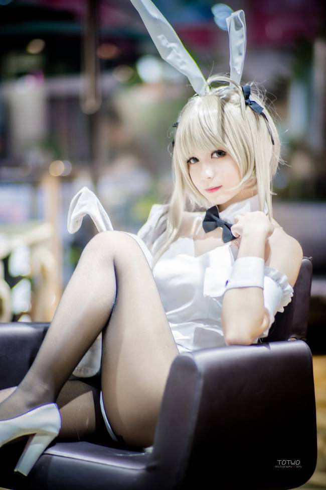 Cosplay福利/萝莉女仆水着蕾姆csoplay福利 少女裸足控福利图片