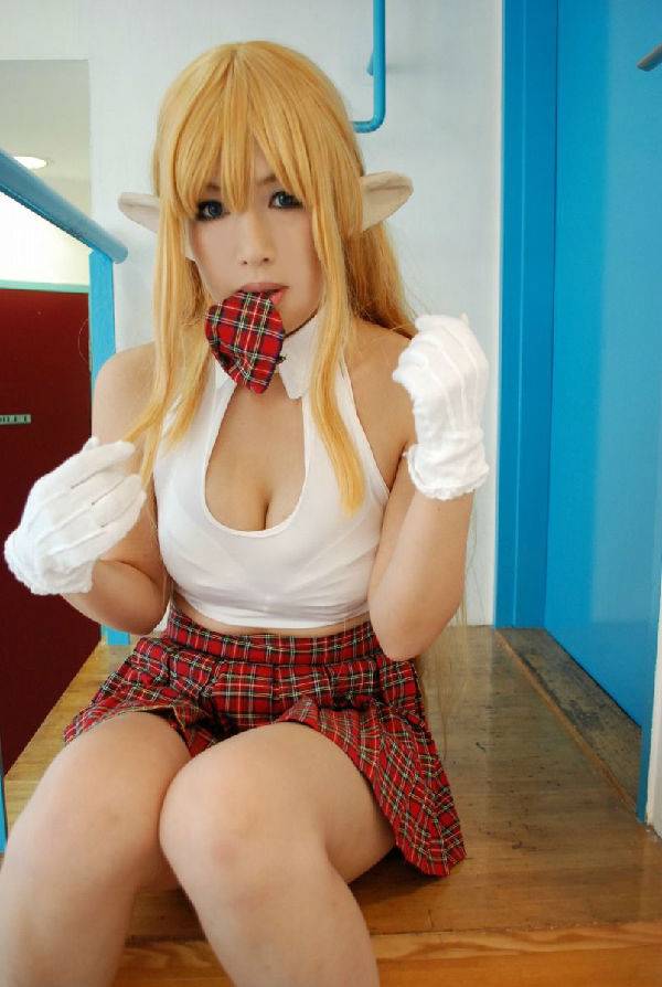 Cosplay福利/童颜巨乳美女零之使魔娘蒂法妮娅cosplay诱惑图集