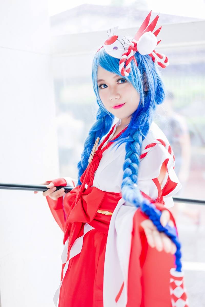 Cosplay福利/热门手游王者荣耀cos大乔伊式巫女萌妹图片