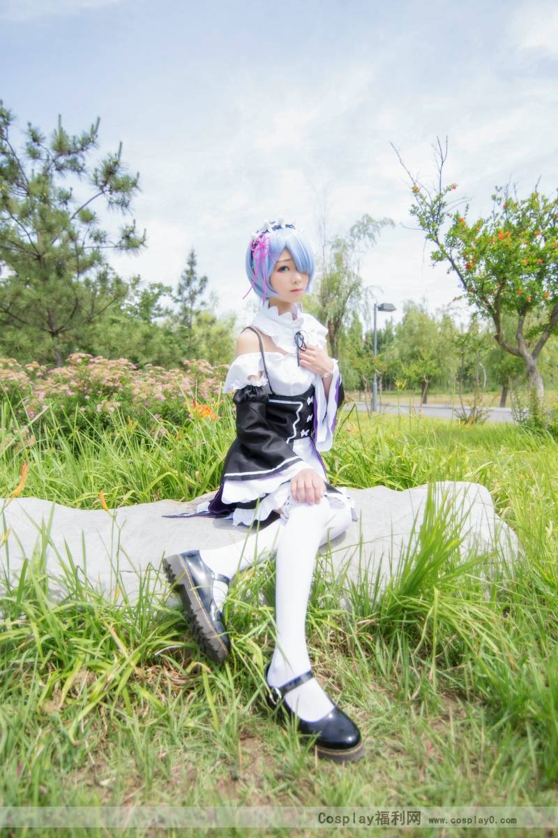 Cosplay福利/从零开始的异世界生活蕾姆cosplay白丝美女图片