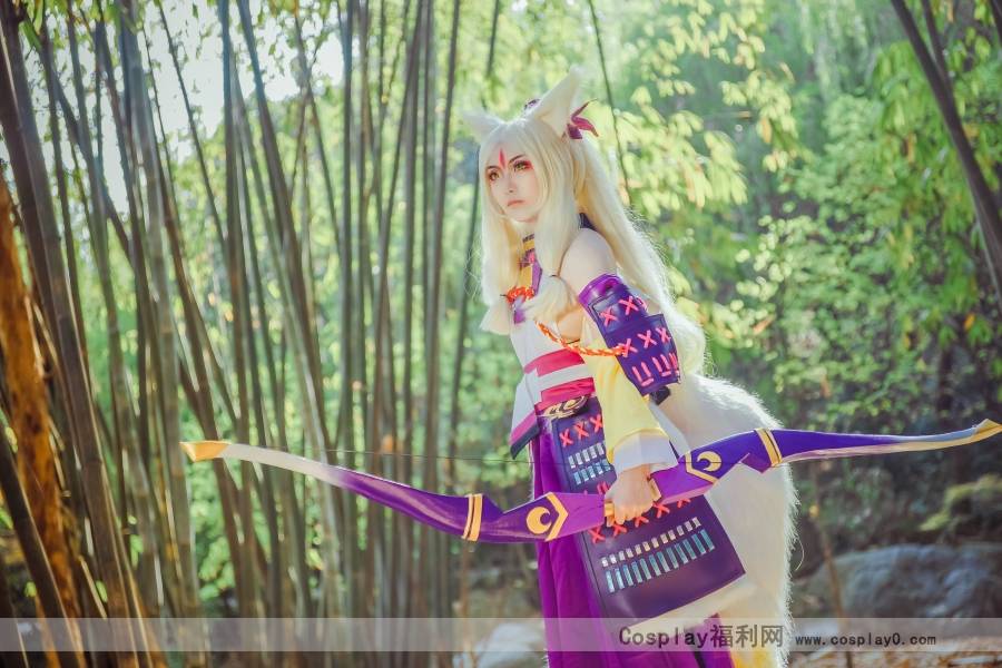 Cosplay福利/白皙性感美女阴阳师森林之姬白狼cos图片