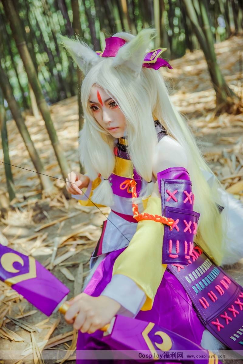Cosplay福利/白皙性感美女阴阳师森林之姬白狼cos图片