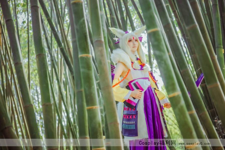 Cosplay福利/白皙性感美女阴阳师森林之姬白狼cos图片