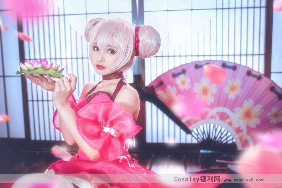 Cosplay福利/粉嫩萌系美女萝莉王者荣耀cosplay小乔美图