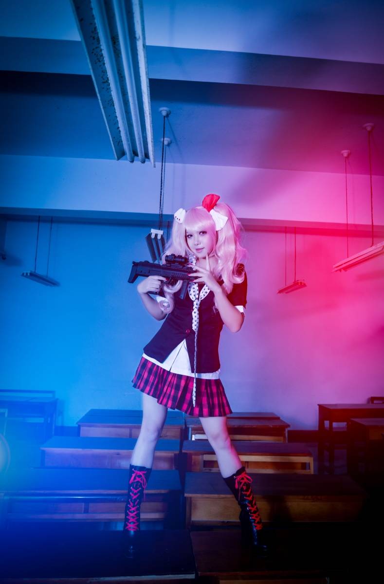 Cosplay福利/半次元美女coser弹丸论破江之岛盾子cosplay图片