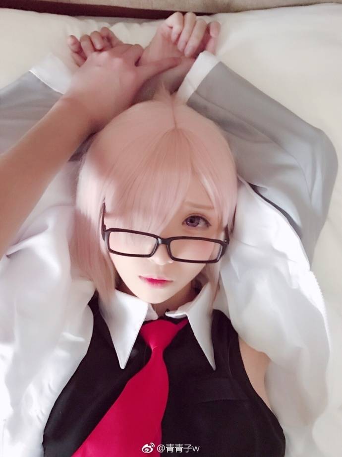 Cosplay福利/微博红人镜Akonya制服美女黑丝cosplay图片