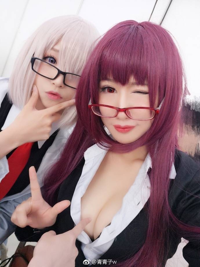 Cosplay福利/微博红人镜Akonya制服美女黑丝cosplay图片