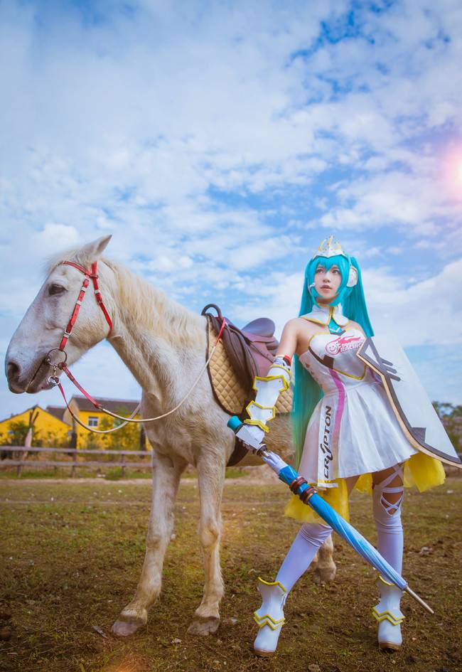 Cosplay福利/2015赛车MIKU~骑士.ver~