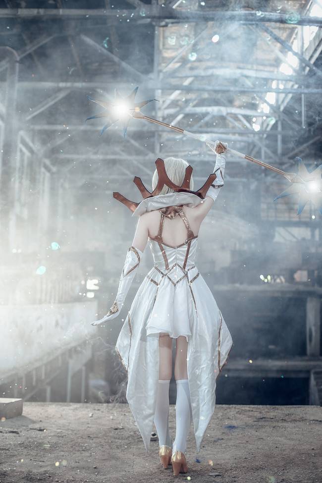 Cosplay福利/大元素使拉克丝（光）