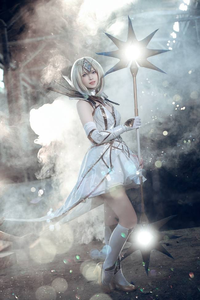 Cosplay福利/大元素使拉克丝（光）