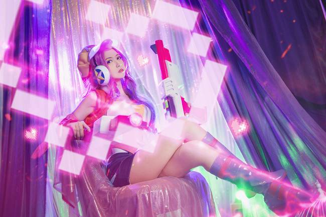 Cosplay福利/《LOL》女枪－电玩女神