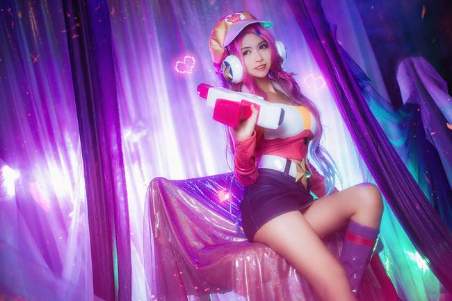 Cosplay福利/《LOL》女枪－电玩女神