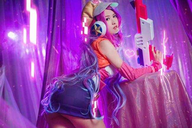 Cosplay福利/《LOL》女枪－电玩女神