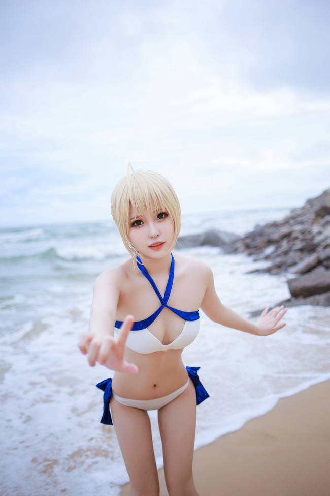 Cosplay福利/saber泳装COS正片