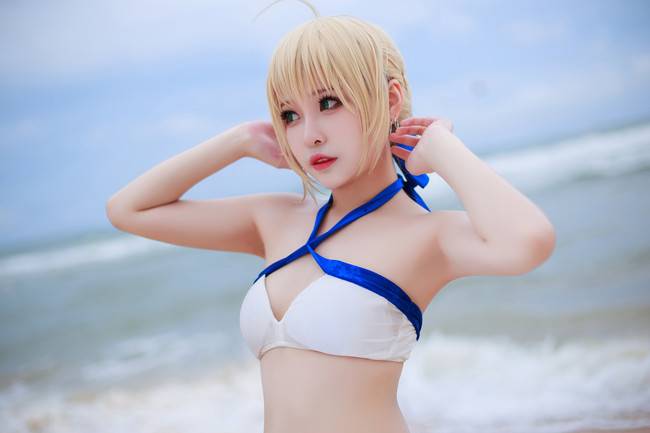 Cosplay福利/saber泳装COS正片
