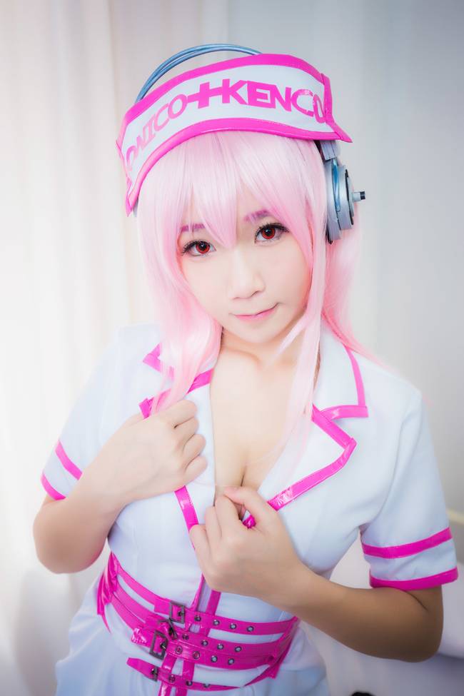 Cosplay福利/巨乳超级索尼子性感护士装黑丝福利cosplay写真图片