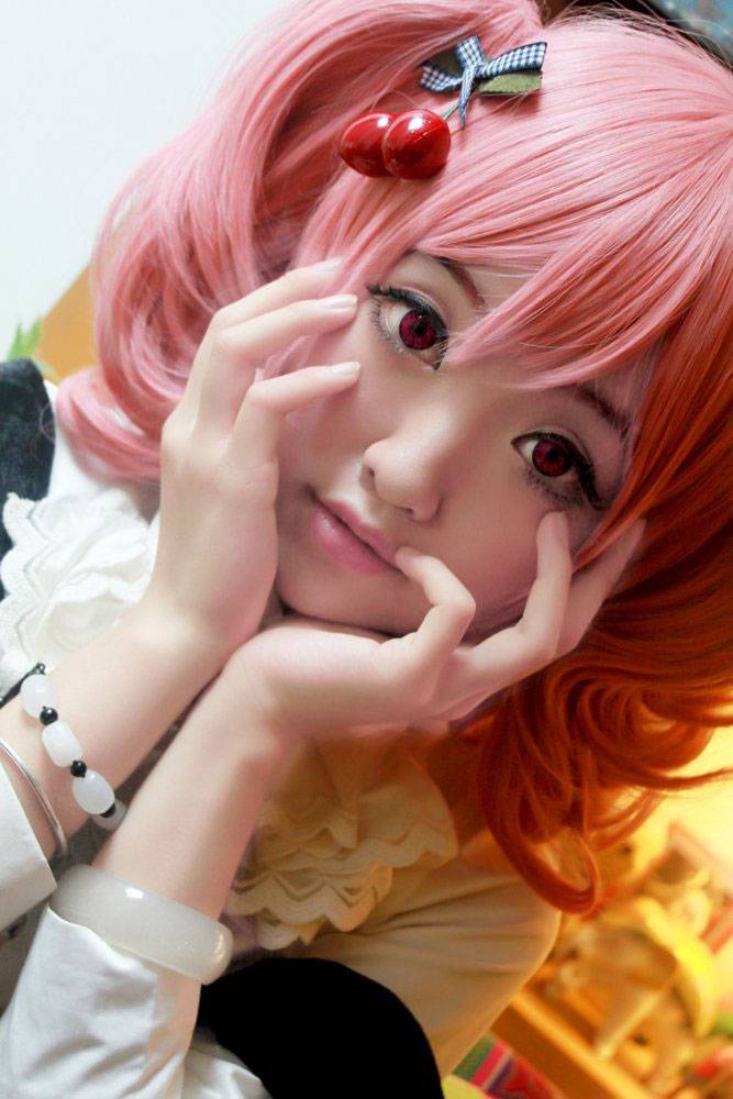 Cosplay福利/天然萌呆闪闪惹人爱,七夜娃娃COS髅髅宫歌留多图片