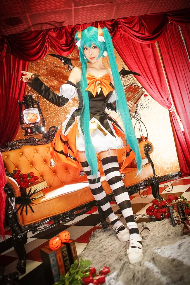Cosplay福利/VOCALOID初音未来萝莉美腿丝袜cosplay福利