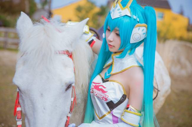 Cosplay福利/2015赛车MIKU~骑士.ver~