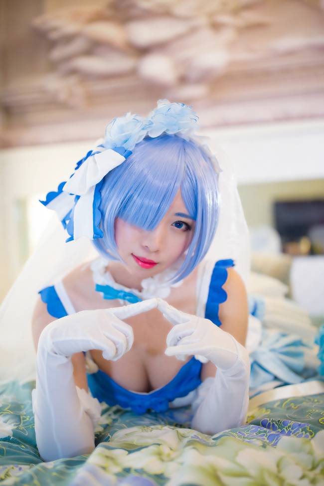 Cosplay福利/萌妹子蕾姆礼服婚纱白丝cosplay福利