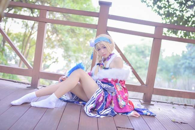 Cosplay福利/LoveLive!绚濑绘里性感美女肉色丝袜美腿福利cosplay