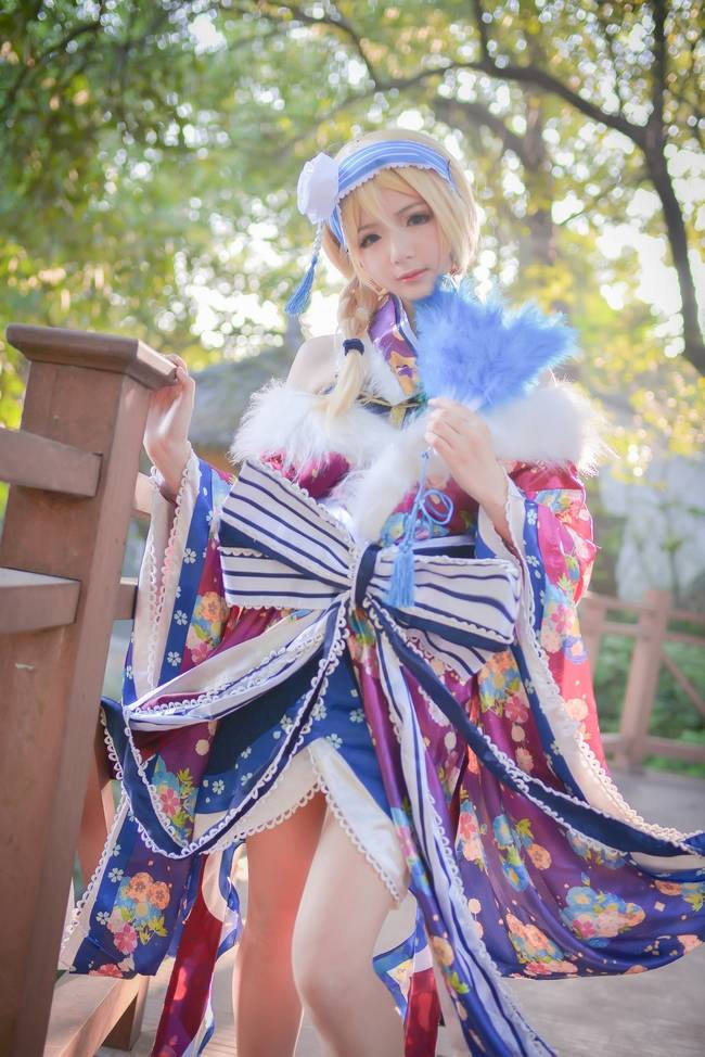 Cosplay福利/LoveLive!绚濑绘里性感美女肉色丝袜美腿福利cosplay