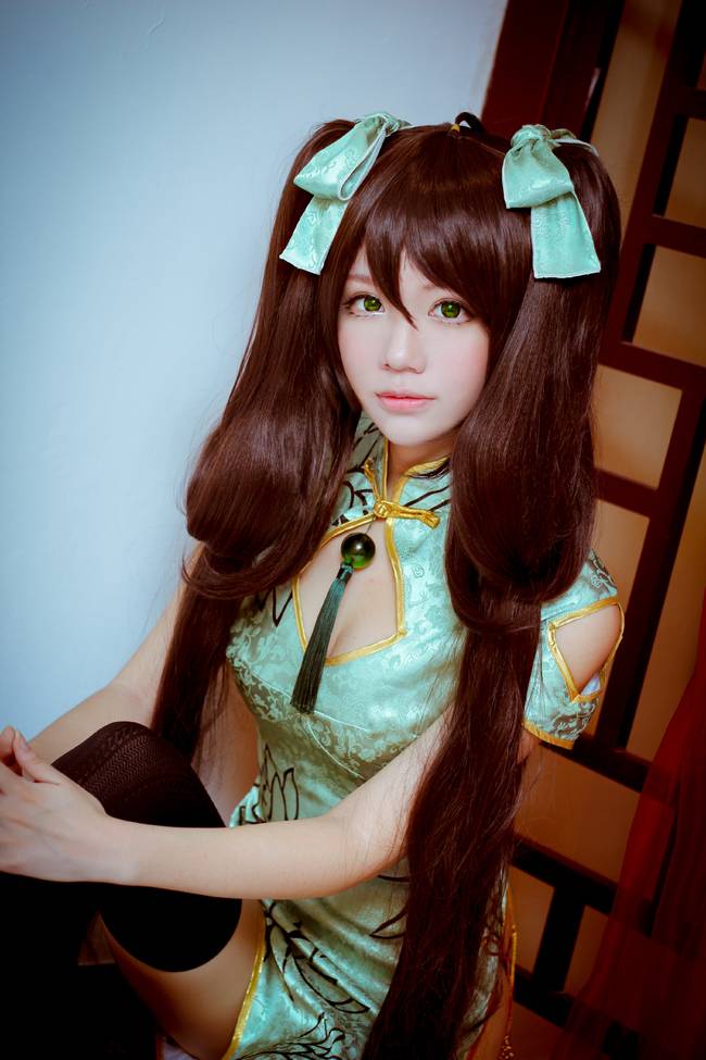 Cosplay福利/巨乳萝莉美腿白丝福利王者荣耀孙尚香cosplay