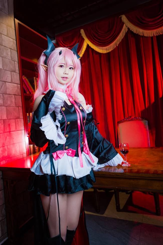 Cosplay福利/终结的炽天使克鲁鲁萌妹性感美腿cosplay福利