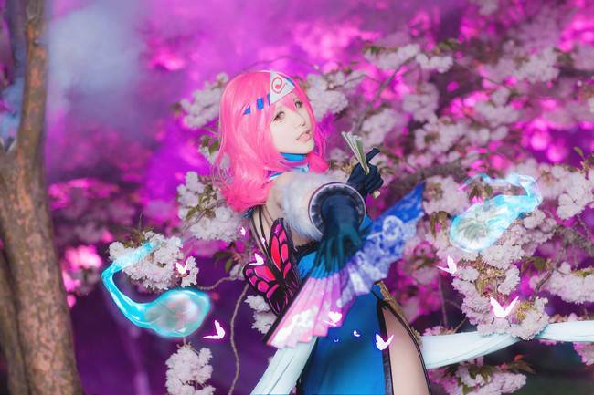 Cosplay福利/东方Project西行寺幽幽子御姐长腿白丝cosplay福利