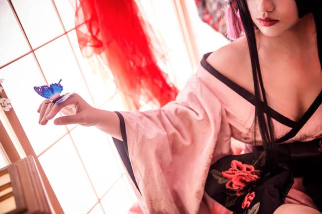 Cosplay福利/xxxHOLiC壹原侑子和服美女巨乳裸足cosplay福利