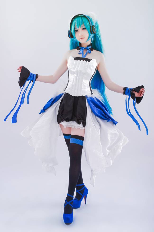 Cosplay福利/VOCALOID初音未来性感美腿黑丝cosplay福利