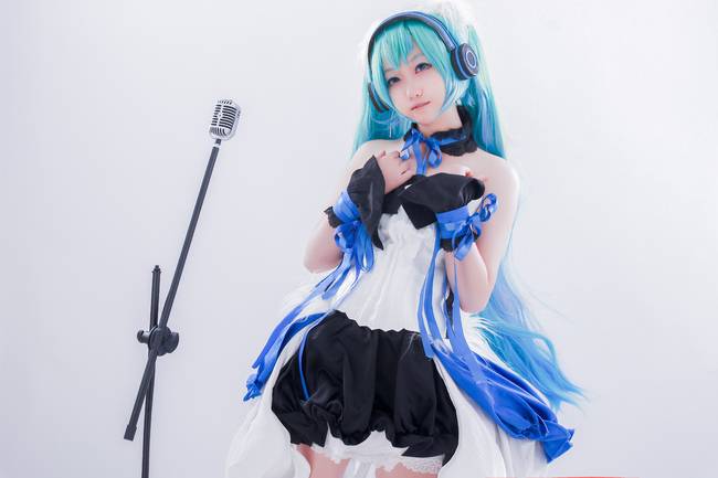 Cosplay福利/VOCALOID初音未来性感美腿黑丝cosplay福利